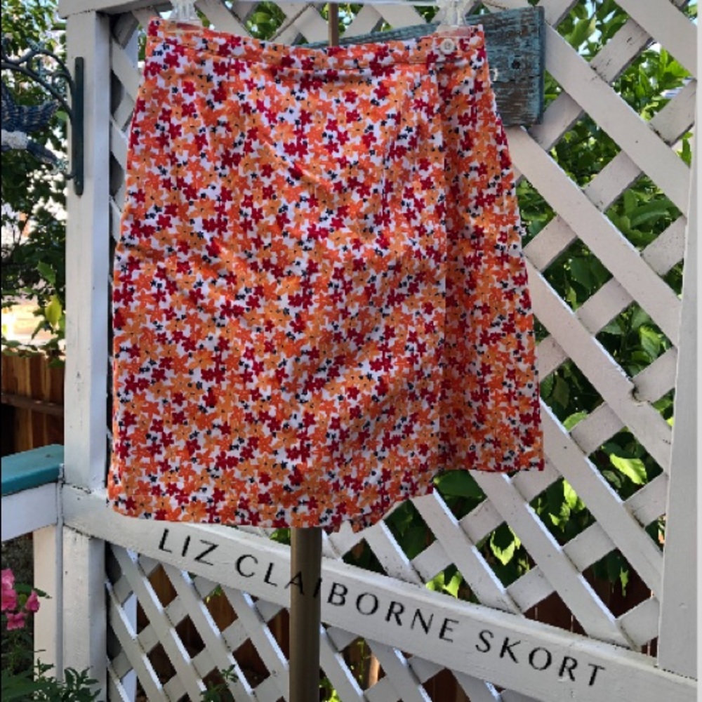 SKORT by Liz Claiborne Lizsport. Such a Happy Print! 100% Cotton feels fab!🌷